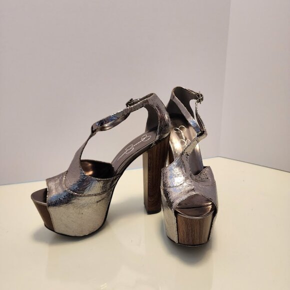 Jessica Simpson Silver Metallic T-Strap Platform Sandals - Picture 3 of 9